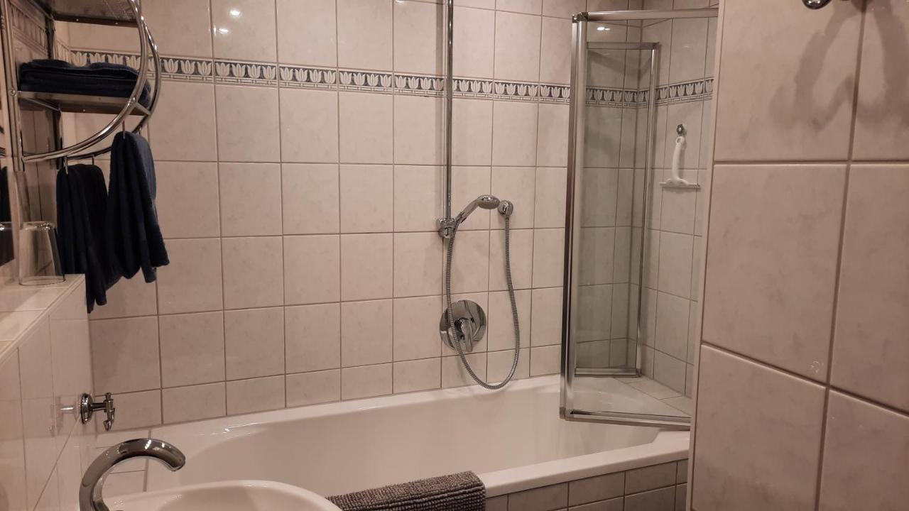 Ferienwohnung Roter Riesling Zell an der Mosel Bagian luar foto