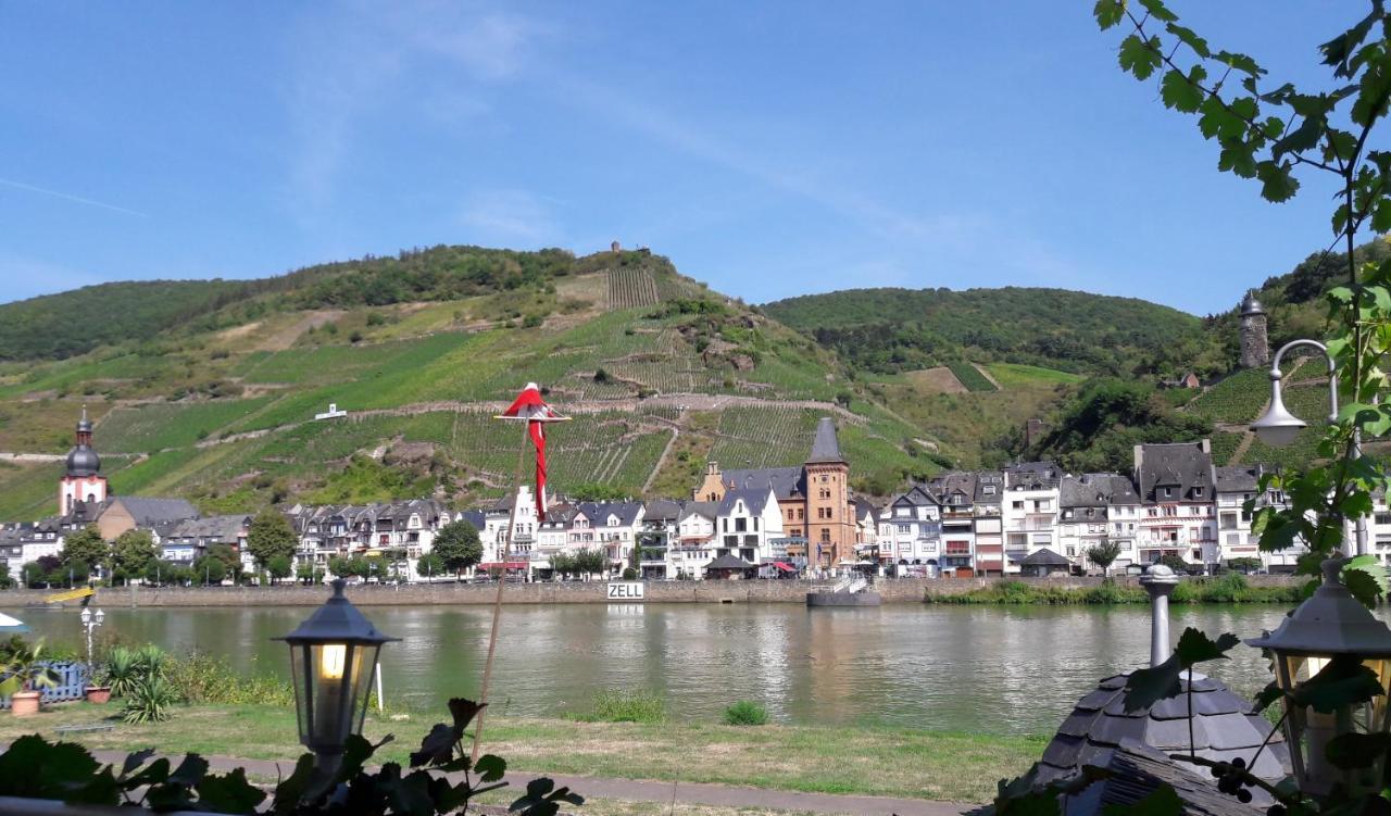 Ferienwohnung Roter Riesling Zell an der Mosel Bagian luar foto
